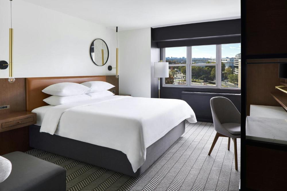 Standard King Room interior